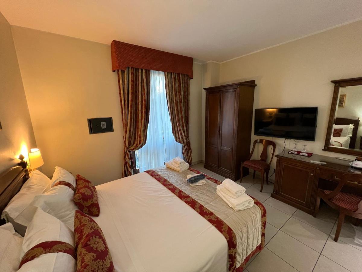 Hotel Villa Savoia ตูริน ภายนอก รูปภาพ