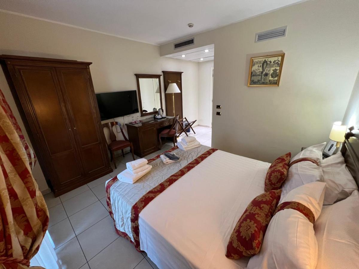 Hotel Villa Savoia ตูริน ภายนอก รูปภาพ