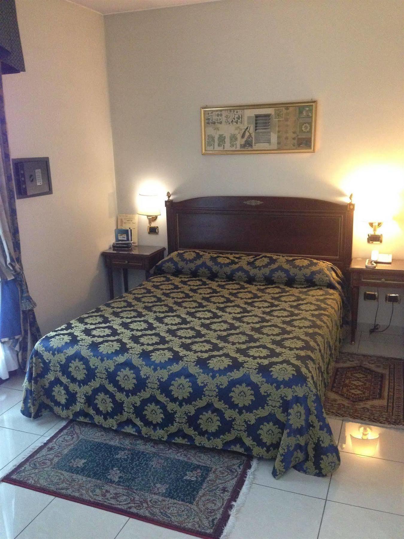 Hotel Villa Savoia ตูริน ภายนอก รูปภาพ