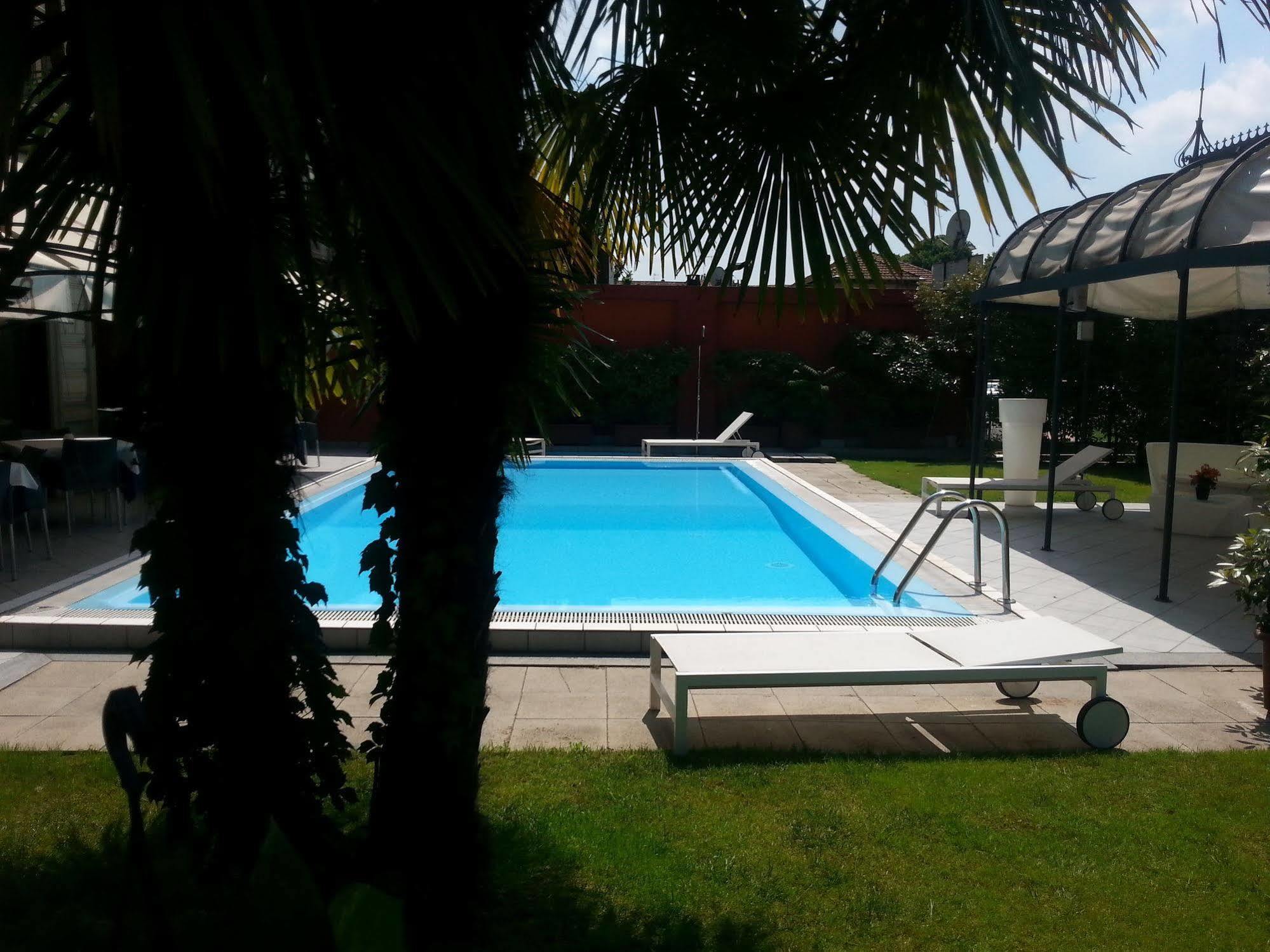 Hotel Villa Savoia ตูริน ภายนอก รูปภาพ